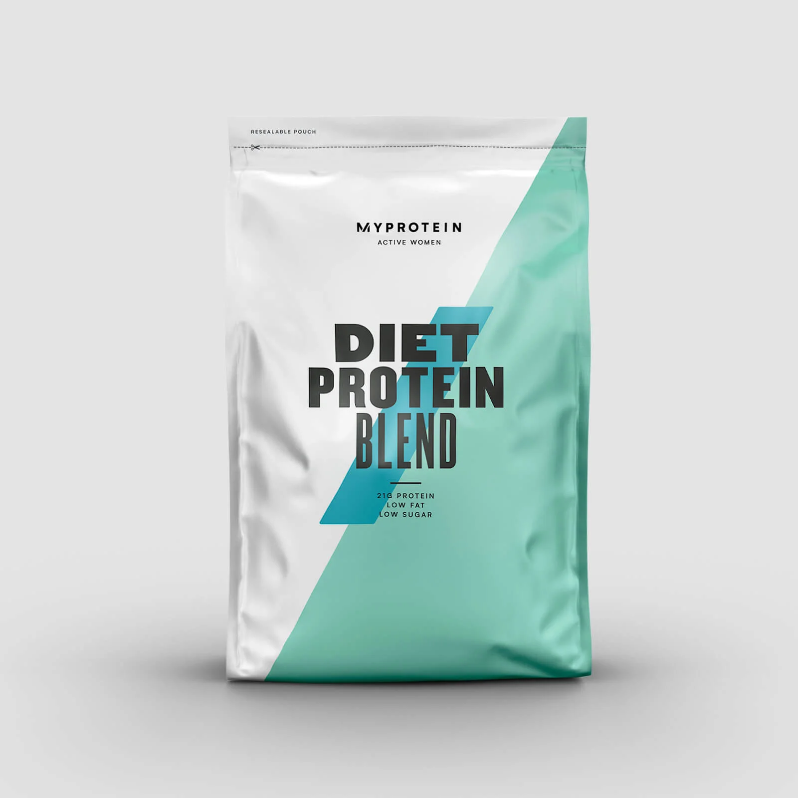 Een witte, hersluitbare zak met een turquoise vlak, met de tekst "Diet Protein Blend" erop.