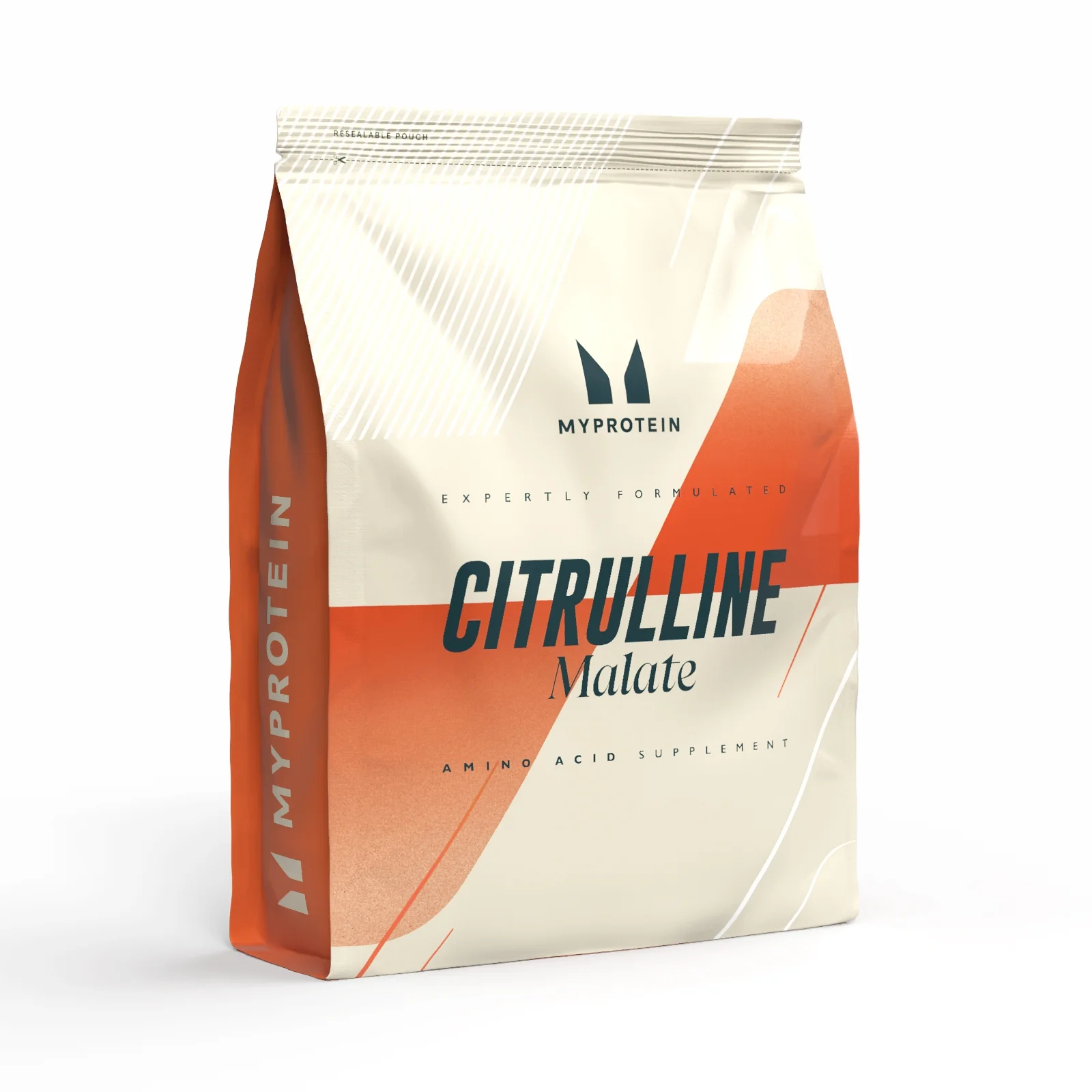 Een witte, rechthoekige zak met oranje accenten, met daarop de tekst "Myprotein Citrulline Malate.