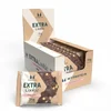 Een doos Myprotein Protein Cookies, met een losse verpakte cookie ervoor.