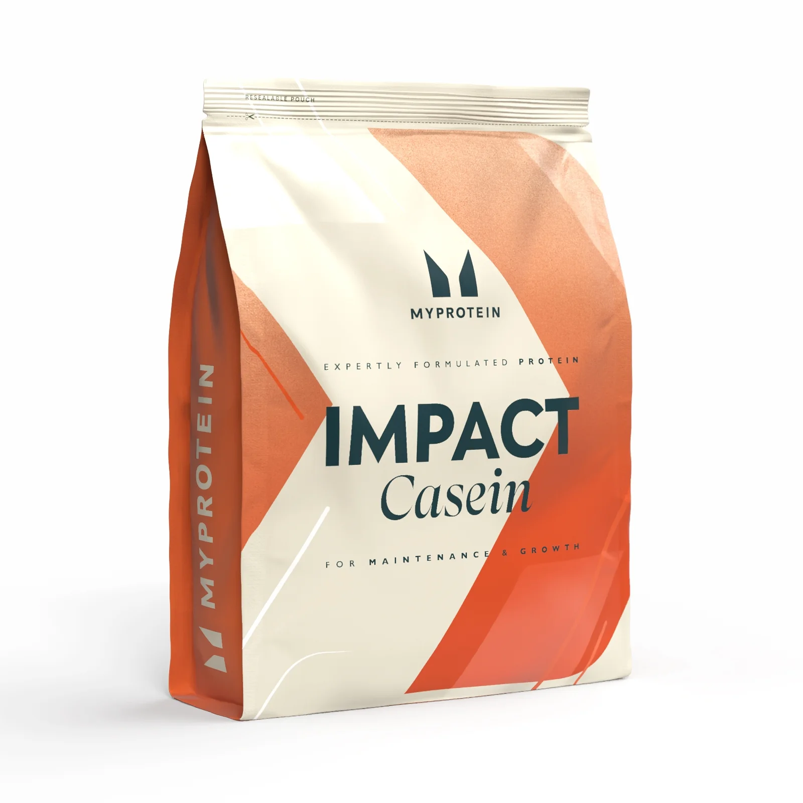 Een witte zak met oranje accenten, met de tekst "Impact Casein" en het Myprotein logo.