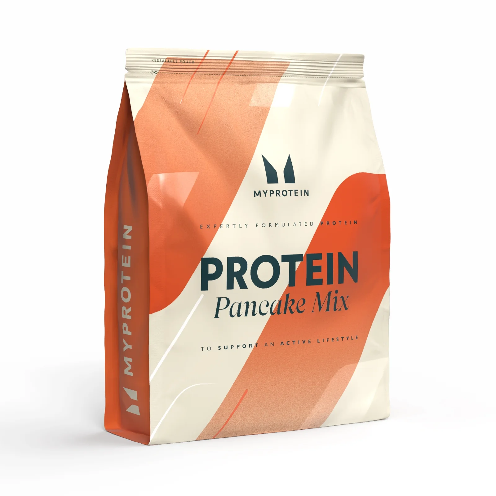Een rechthoekige zak Myprotein Protein Pancake Mix, met oranje en witte vlakken.