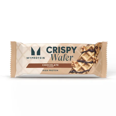 Verpakking van een Myprotein chocolade proteïne wafel, met een afbeelding van een wafel met chocoladesaus.