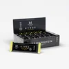 Een doos Myprotein HYROX-repen, met een losse reep op de voorgrond.