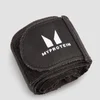 Een opgerolde, zwarte handbandage met het witte 'Myprotein' logo op een zwart label.