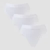 Drie witte, middelhoge damesstrings liggen op elkaar, met een brede tailleband.